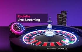 Simbol perlindungan hak cipta dan kekayaan intelektual pada platform digital
